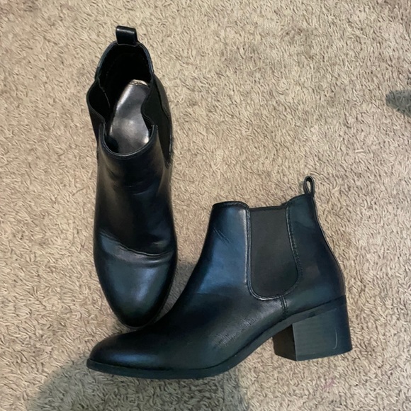 Women’s boots - Picture 1 of 1